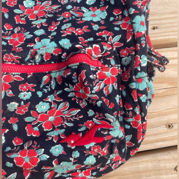 Hollister navy floral backpack - Picture 2 of 5